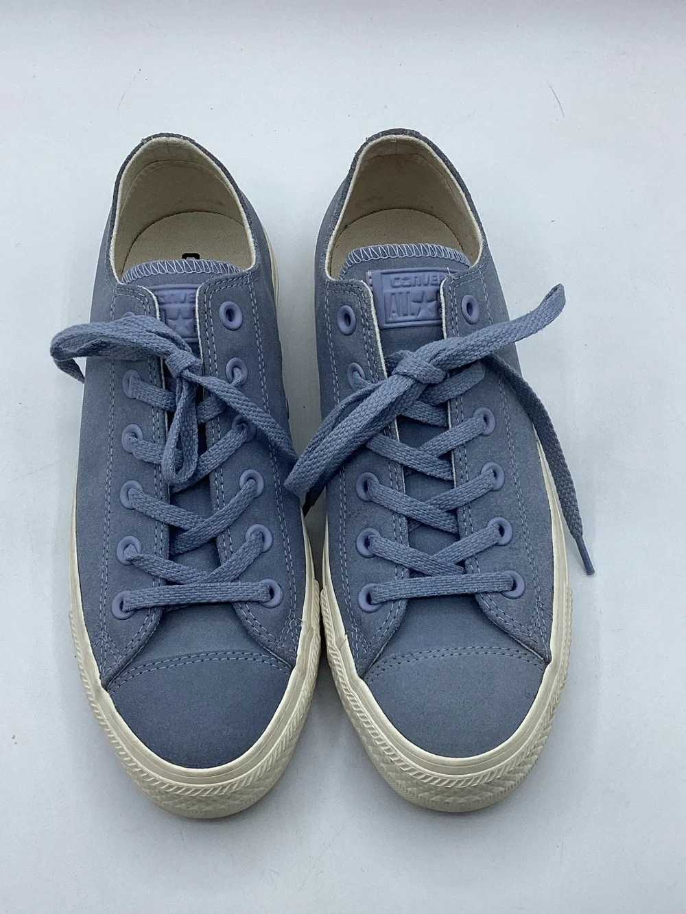 Converse unique suede Low Top Sneakers in Light Blue and Cream
